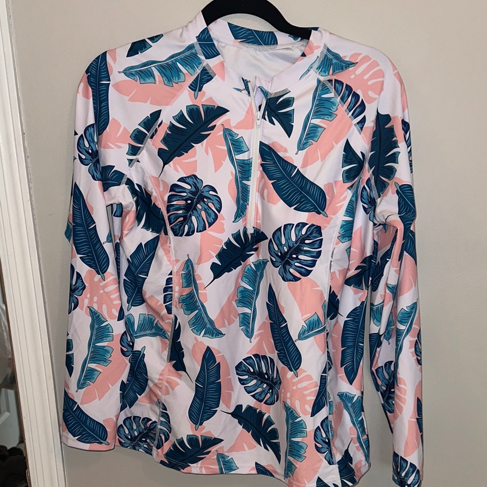 Leaf Pattern Women's RashGaurd Swim Top
